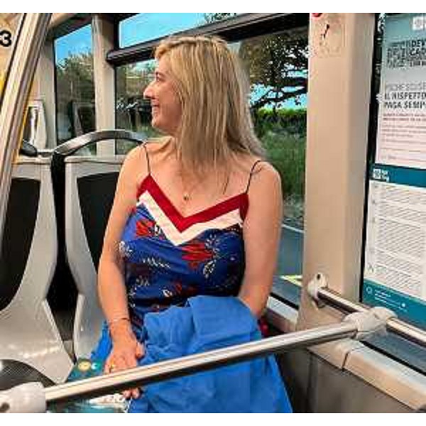 Lassessore regionale alle Infrastrutture e trasporti Cristina Amirante durante il viaggio inaugurale del nuovo servizio di autobus a chiamata di Tpl Fvg - Lassessore regionale alle Infrastrutture e trasporti Cristina Amirante durante il viaggio inaugurale del nuovo servizio di autobus a chiamata di Tpl Fvg