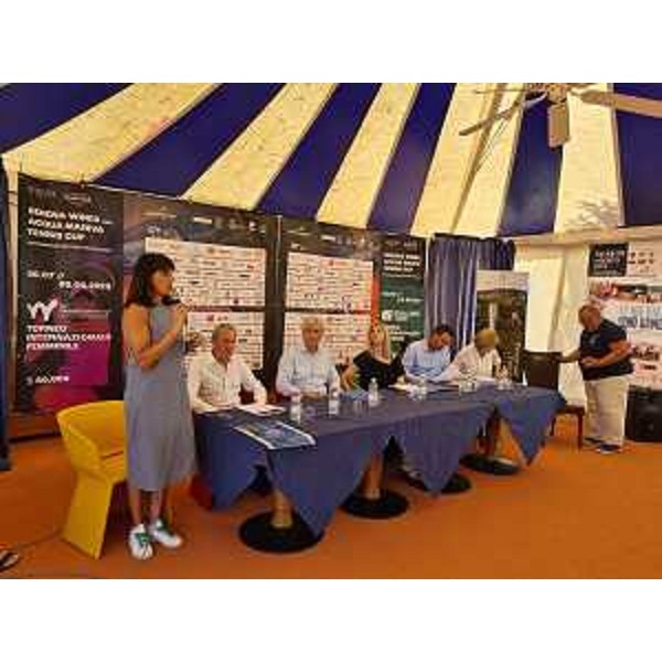 L'incontro di presentazione dei Tornei internazionale del "SerenaWines1881 Acqua Maniva Tennis Cup" previsti dal 30 luglio al 13 agosto a Cordenons - L'incontro di presentazione dei Tornei internazionale del "SerenaWines1881 Acqua Maniva Tennis Cup" previsti dal 30 luglio al 13 agosto a Cordenons