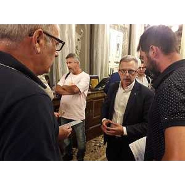 L'assessore Zannier si confronta con gli operatori del settore della pesca. - L'assessore Zannier si confronta con gli operatori del settore della pesca. 