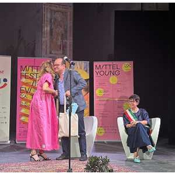 Anzil con la presidente di Mittelfest Cristina Mattiussi - Anzil con la presidente di Mittelfest Cristina Mattiussi