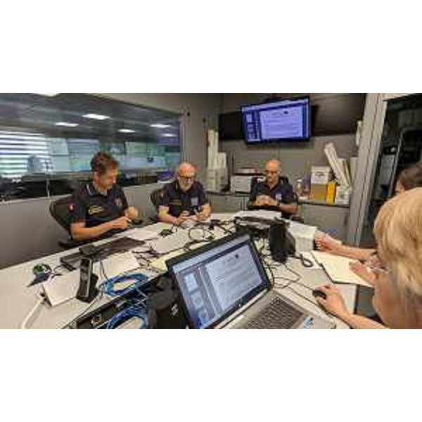 Riccardi in un vertice operativo - Riccardi in un vertice operativo