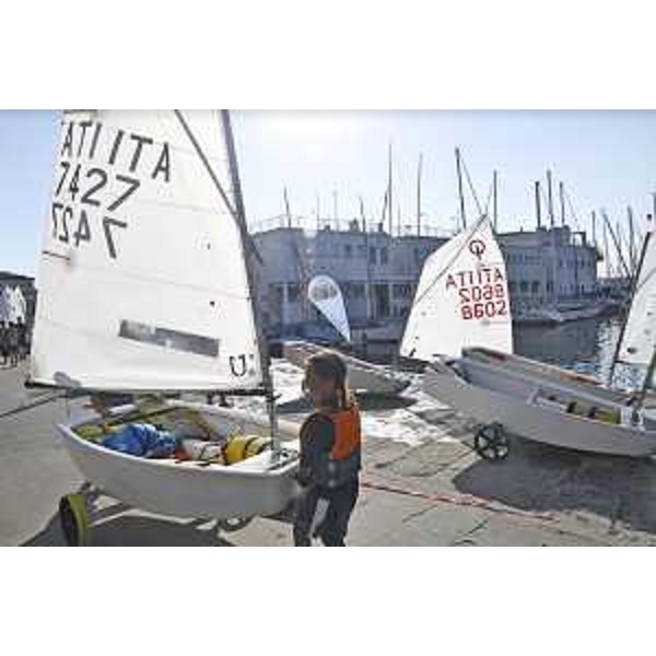 Il Trofeo Aico è regata internazionale per la classe Optimist dedicata agli atleti dagli 8 ai 15 anni. - Il Trofeo Aico è regata internazionale per la classe Optimist dedicata agli atleti dagli 8 ai 15 anni.