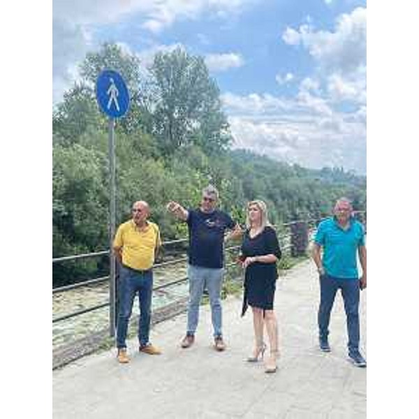 L'assessore regionale a Infrastrutture e territorio Cristina Amirante in sopralluogo all'area camper di Tarcento - L'assessore regionale a Infrastrutture e territorio Cristina Amirante in sopralluogo all'area camper di Tarcento 