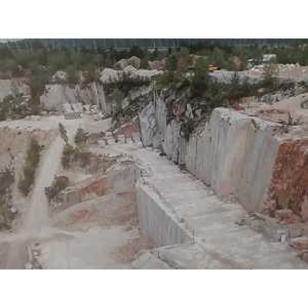 Un pannello fotografico della mostra allestita nell'atrio della Camera di commercio a Trieste - Un pannello fotografico della mostra allestita nell'atrio della Camera di commercio a Trieste