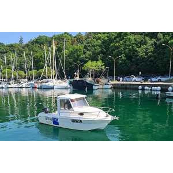 L'imbarcazione dell'Agenzia regionale per lambiente del Friuli Venezia Giulia (Arpa Fvg). - L'imbarcazione dell'Agenzia regionale per lambiente del Friuli Venezia Giulia (Arpa Fvg).