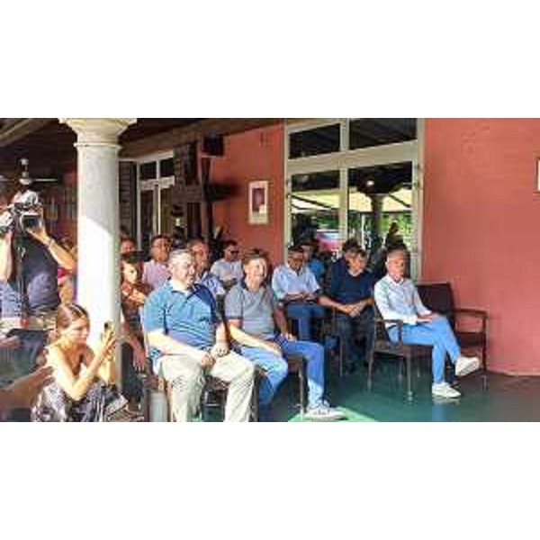 Il pubblico che ha assistito alla presentazione; in prima fila, a destra, il consigliere regionale Roberto Novelli - Il pubblico che ha assistito alla presentazione; in prima fila, a destra, il consigliere regionale Roberto Novelli