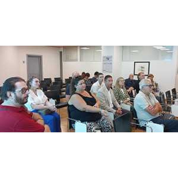 Il pubblico che ha assistito alla presentazione - Il pubblico che ha assistito alla presentazione