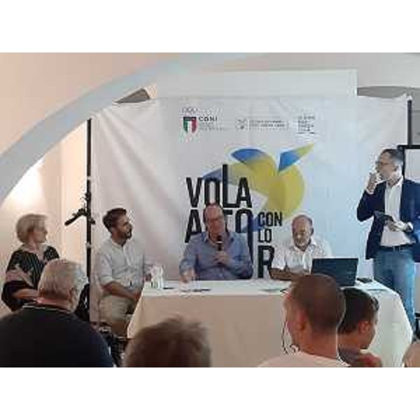 Il vicegovernatore con delega a Cultura e sport Mario Anzil a Villa Manin di Passariano per la manifestazione "Vola Alto con lo sport" - Il vicegovernatore con delega a Cultura e sport Mario Anzil a Villa Manin di Passariano per la manifestazione "Vola Alto con lo sport"