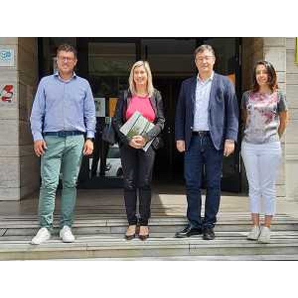 L'assessore regionale alle Infrastrutture e territorio Cristina Amirante con il sindaco di Romans dIsonzo Michele Calligaris, al centro. - L'assessore regionale alle Infrastrutture e territorio Cristina Amirante con il sindaco di Romans dIsonzo Michele Calligaris, al centro.