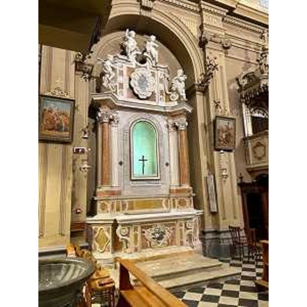 L'altare restaurato - L'altare restaurato