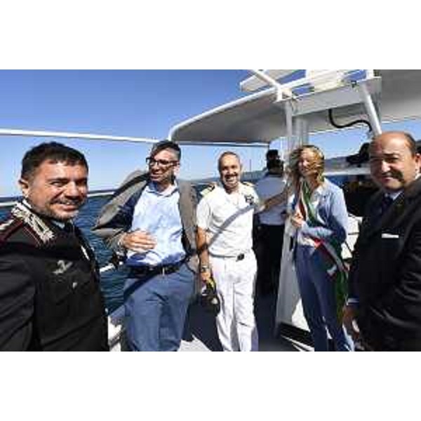 I rappresentanti delle istituzioni al termine della cerimonia. - I rappresentanti delle istituzioni al termine della cerimonia.