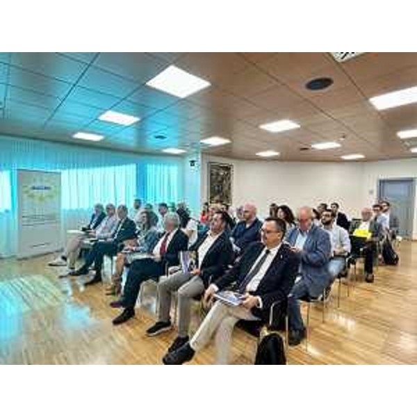 Il pubblico dell'Assemblea regionale Aiccre durante l'incontro udinese - Il pubblico dell'Assemblea regionale Aiccre durante l'incontro udinese