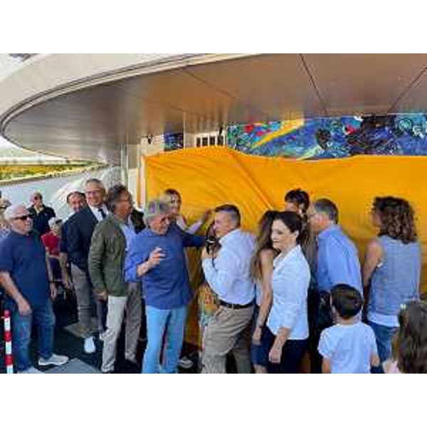 Il presidente del Consiglio regionale del Fvg, Mauro Bordin, all'inaugurazione del nuovo mosaico all'ufficio 7 di Lignano Pinata - Il presidente del Consiglio regionale del Fvg, Mauro Bordin, all'inaugurazione del nuovo mosaico all'ufficio 7 di Lignano Pinata