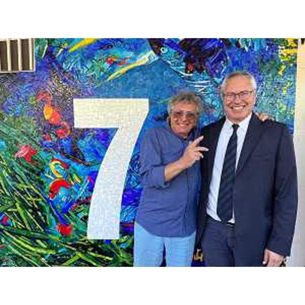 Il presidente del Consiglio regionale del Fvg, Mauro Bordin, insieme all'artista Gianni Borta - Il presidente del Consiglio regionale del Fvg, Mauro Bordin, insieme all'artista Gianni Borta