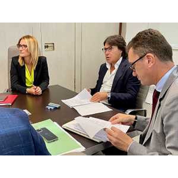 Lassessore Bini insieme al sindaco di Lignano Sabbiadoro Laura Giorgi. - Lassessore Bini insieme al sindaco di Lignano Sabbiadoro Laura Giorgi.