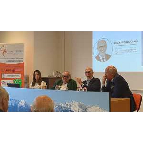 Il tavolo dei relatori - Il tavolo dei relatori