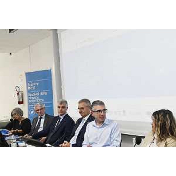 L'assessore regionale Pierpaolo Roberti, assieme agli altri rappresentanti delle istituzioni, nel corso del suo intervento - L'assessore regionale Pierpaolo Roberti, assieme agli altri rappresentanti delle istituzioni, nel corso del suo intervento