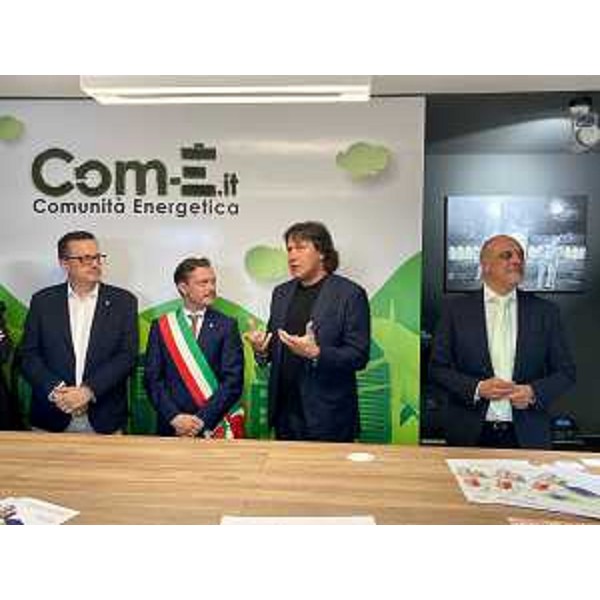 L'assessore regionale Sergio Emidio Bini nel corso del suo intervento - L'assessore regionale Sergio Emidio Bini nel corso del suo intervento