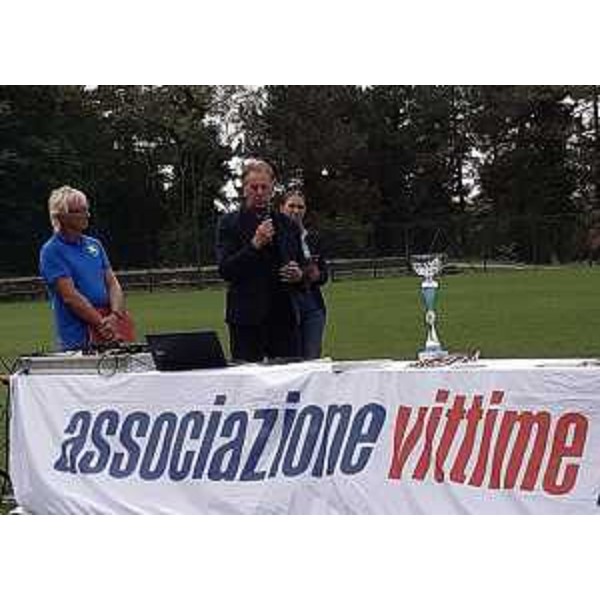 Lassessore alla Difesa dellambiente Fabio Scoccimarro alla presentazione del primo torneo di calcio "Coppa Trieste - Vittime del dovere Forze di Polizia". - Lassessore alla Difesa dellambiente Fabio Scoccimarro alla presentazione del primo torneo di calcio "Coppa Trieste - Vittime del dovere Forze di Polizia".