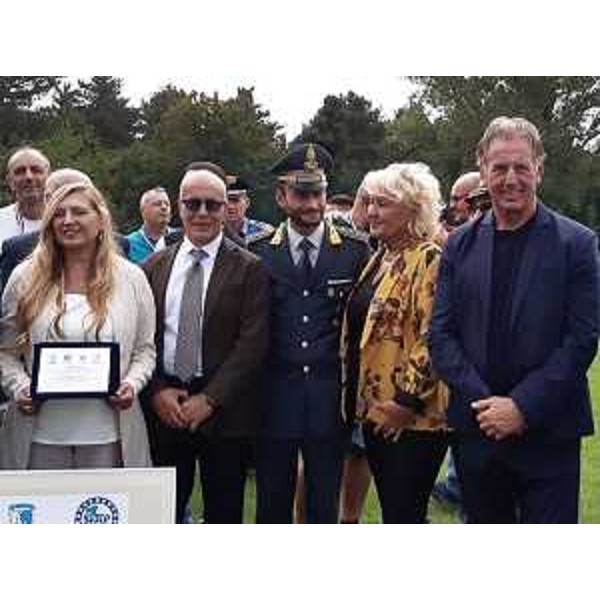 In primo piano l'assessore Scoccimarro. A sinistra la presidente dell'associazione nazionale Vittime del dovere Emanuela Piantedosi. Al suo fianco il questore di Trieste Pietro Ostuni. - In primo piano l'assessore Scoccimarro. A sinistra la presidente dell'associazione nazionale Vittime del dovere Emanuela Piantedosi. Al suo fianco il questore di Trieste Pietro Ostuni.