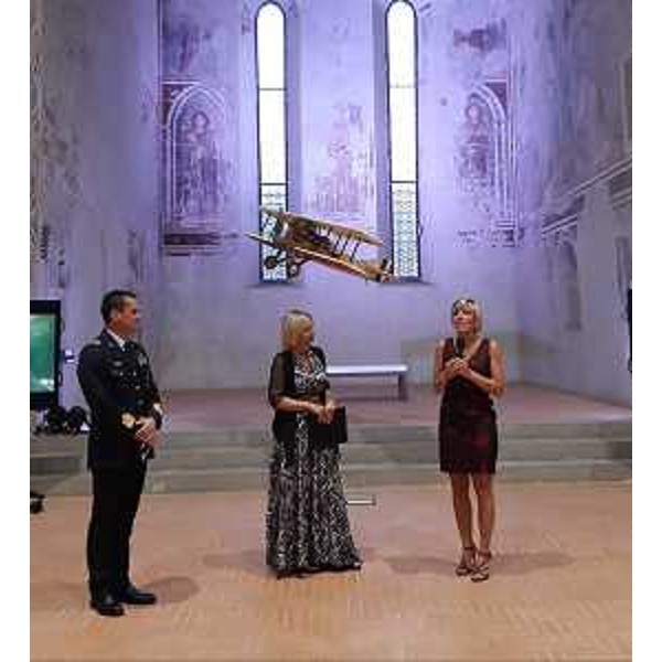 L'inaugurazione a Udine della mostra "Cento anni dell'Aeronautica Militare" con l'assessore regionale alle Finanze Barbara Zilli - L'inaugurazione a Udine della mostra "Cento anni dell'Aeronautica Militare" con l'assessore regionale alle Finanze Barbara Zilli