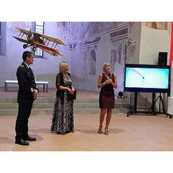 L'inaugurazione a Udine della mostra "Cento anni dell'Aeronautica Militare" con l'assessore regionale alle Finanze Barbara Zilli - L'inaugurazione a Udine della mostra "Cento anni dell'Aeronautica Militare" con l'assessore regionale alle Finanze Barbara Zilli