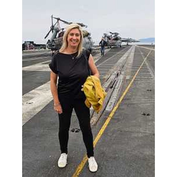 L'assessore regionale Cristina Amirante in visita alla portaerei della Marina Usa "Gerald Ford" ormeggiata al porto di Trieste - L'assessore regionale Cristina Amirante in visita alla portaerei della Marina Usa "Gerald Ford" ormeggiata al porto di Trieste