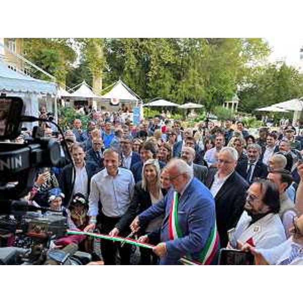 Il taglio del nastro della 18.edizione di Gusti di Frontiera - Il taglio del nastro della 18.edizione di Gusti di Frontiera