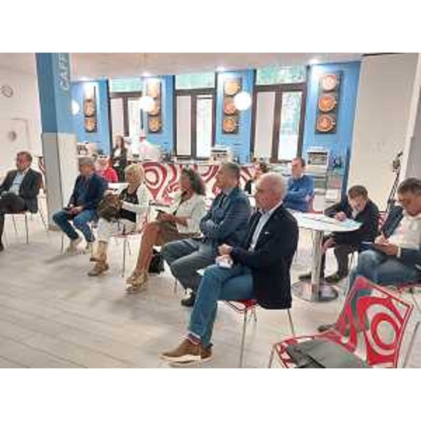 La VI Commissione a Cividale del Friuli (Ud) con in primo piano il presidente Roberto Novelli (FI) - La VI Commissione a Cividale del Friuli (Ud) con in primo piano il presidente Roberto Novelli (FI)