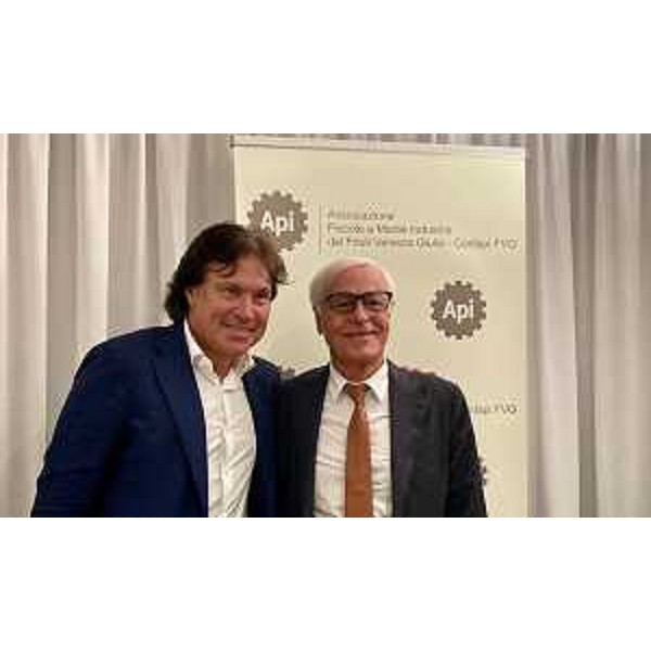 L'assessore regionale alle Attività produttive Sergio Emidio Bini con il presidente di Confapi Fvg Massimo Paniccia - L'assessore regionale alle Attività produttive Sergio Emidio Bini con il presidente di Confapi Fvg Massimo Paniccia