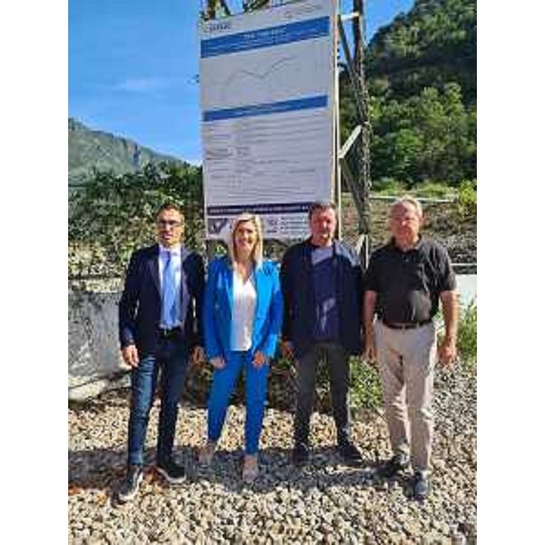 L'assessore Amirante alla consegna dei lavori del tratto ciclabile Fvg1 Alpe Adria tra Venzone e Moggio Udinese - L'assessore Amirante alla consegna dei lavori del tratto ciclabile Fvg1 Alpe Adria tra Venzone e Moggio Udinese
