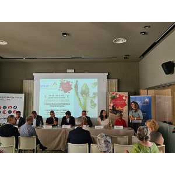 La presentazione di Sapori del Carso nell'infopoint di PromoTurismoFVG a Sistiana - La presentazione di Sapori del Carso nell'infopoint di PromoTurismoFVG a Sistiana