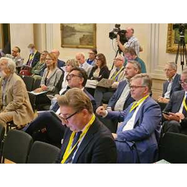 Il consigliere Diego Bernardis (Fp) al convegno "Storia e memoria: le capitali culturali della Mitteleuropa" a Udine - Il consigliere Diego Bernardis (Fp) al convegno "Storia e memoria: le capitali culturali della Mitteleuropa" a Udine