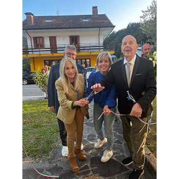 Il taglio del nastro della manifestazione - Il taglio del nastro della manifestazione