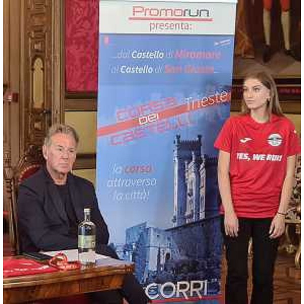 Lassessore regionale alla Difesa dellambiente Fabio Scoccimarro alla presentazione della settima edizione della Joma Corsa dei Castelli - Lassessore regionale alla Difesa dellambiente Fabio Scoccimarro alla presentazione della settima edizione della Joma Corsa dei Castelli