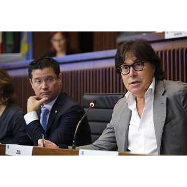 Markus Maurmair (FdI) e l'assessore regionale Sergio Emidio Bini - Commissione