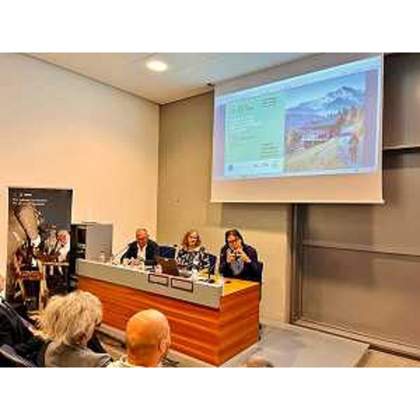 L'assessore Bini (a destra) alla presentazione di Sauris alla fiera del turismo di Rimini - L'assessore Bini (a destra) alla presentazione di Sauris alla fiera del turismo di Rimini