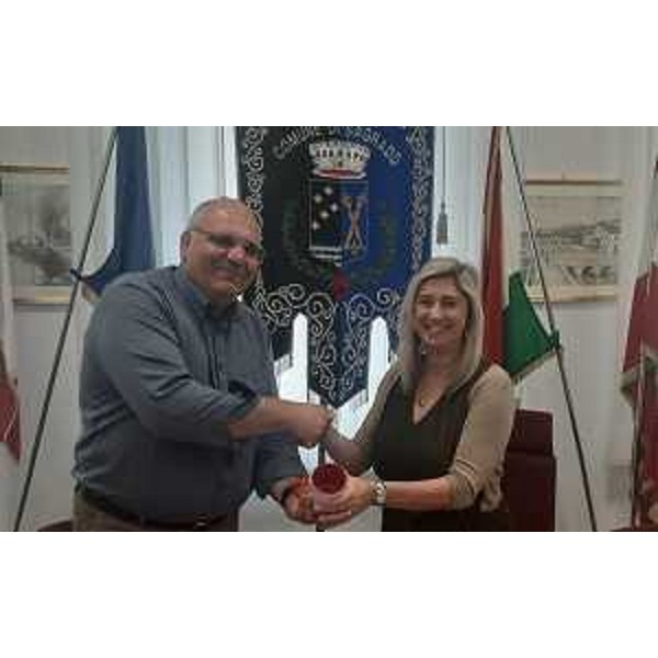 L'assessore regionale alle Infrastrutture e Territorio Cristina Amirante con il sindaco di Sagrado Marco Vittori - L'assessore regionale alle Infrastrutture e Territorio Cristina Amirante con il sindaco di Sagrado Marco Vittori