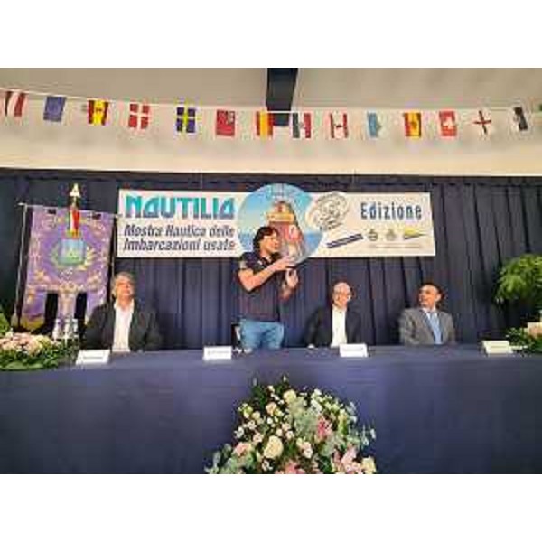 L'assessore regionale Sergio Emidio Bini nel corso del suo intervento - L'assessore regionale Sergio Emidio Bini nel corso del suo intervento