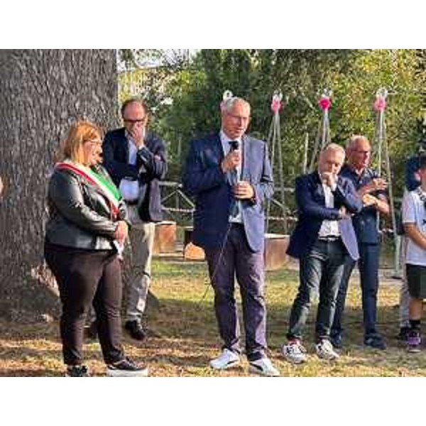 L'intervento del presidente del Cr Fvg, Mauro Bordin, affiancato dal sindaco di Muzzana, Erica Zoratti - L'intervento del presidente del Cr Fvg, Mauro Bordin, affiancato dal sindaco di Muzzana, Erica Zoratti