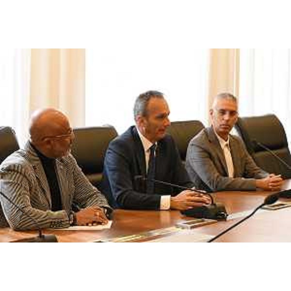 Il vicepresidente del Cr, Francesco Russo, al centro, nel corso dell'intervento - Il vicepresidente del Cr, Francesco Russo, al centro, nel corso dell'intervento