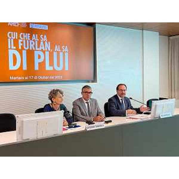 L'assessore regionale Pierpaolo Roberti con il direttore dell'Arlef, William Cisilino, e la testimonial della campagna, Caterina Tomasulo (in arte, Catine) - L'assessore regionale Pierpaolo Roberti con il direttore dell'Arlef, William Cisilino, e la testimonial della campagna, Caterina Tomasulo (in arte, Catine)