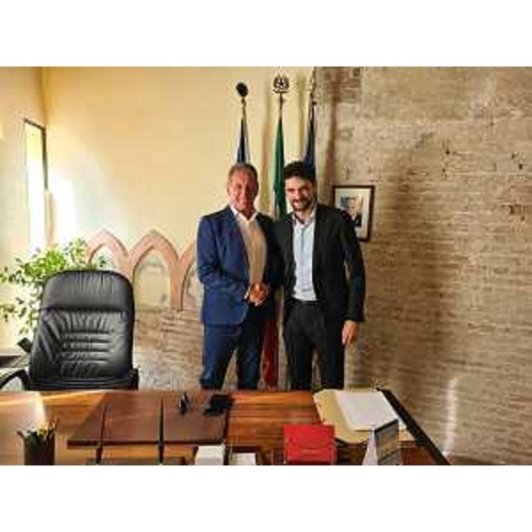 L'assessore regionale alla Difesa dell'ambiente Fabio Scoccimarro (a sinistra) con il neoassessore all'Ambiente del Comune di Pordenone Mattia Tirelli - L'assessore regionale alla Difesa dell'ambiente Fabio Scoccimarro (a sinistra) con il neoassessore all'Ambiente del Comune di Pordenone Mattia Tirelli