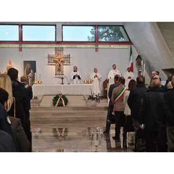 L'assessore regionale alla Sicurezza Pierpaolo Roberti in occasione della cerimonia tenutasi al Tempio mariano di monte Grisa per la nona Giornata nazionale in ricordo dei sottufficiali caduti in servizio organizzata dall'Ansi. - L'assessore regionale alla Sicurezza Pierpaolo Roberti in occasione della cerimonia tenutasi al Tempio mariano di monte Grisa per la nona Giornata nazionale in ricordo dei sottufficiali caduti in servizio organizzata dall'Ansi.