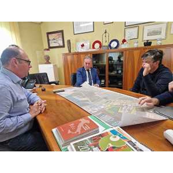 Lincontro tra lassessore regionale alla Difesa dellambiente Fabio Scoccimarro, il sindaco di Carlino Loris Bazzo e i rappresentanti del Consorzio di Bonifica Pianura friulana. - Lincontro tra lassessore regionale alla Difesa dellambiente Fabio Scoccimarro, il sindaco di Carlino Loris Bazzo e i rappresentanti del Consorzio di Bonifica Pianura friulana.