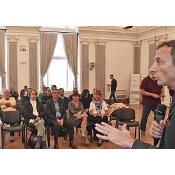 Il governatore del Friuli Venezia Giulia Massimiliano Fedriga alla presentazione della campagna "Chiusura filiali? No, grazie". - Il governatore del Friuli Venezia Giulia Massimiliano Fedriga alla presentazione della campagna "Chiusura filiali? No, grazie".