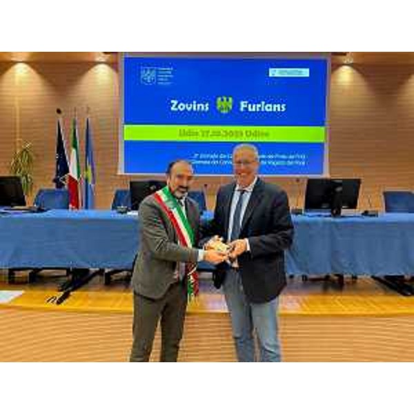 Mauro Bordin, presidente del Consiglio regionale del Fvg, insieme al presidente dell'Aclif, Daniele Sergon - Mauro Bordin, presidente del Consiglio regionale del Fvg, insieme al presidente dell'Aclif, Daniele Sergon
