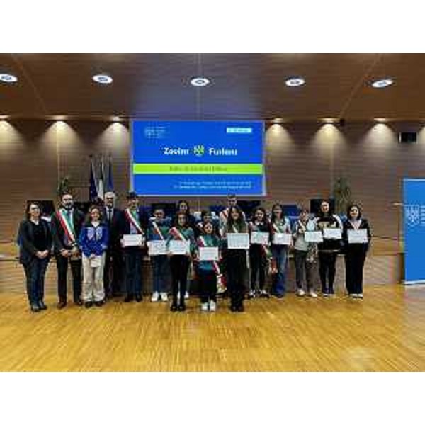 I vincitori della seconda edizione della "Giornata dei Consigli Comunali dei Ragazzi del Friuli", organizzata dall'Assemblea di Comunità Linguistica Friulana - I vincitori della seconda edizione della "Giornata dei Consigli Comunali dei Ragazzi del Friuli", organizzata dall'Assemblea di Comunità Linguistica Friulana 
