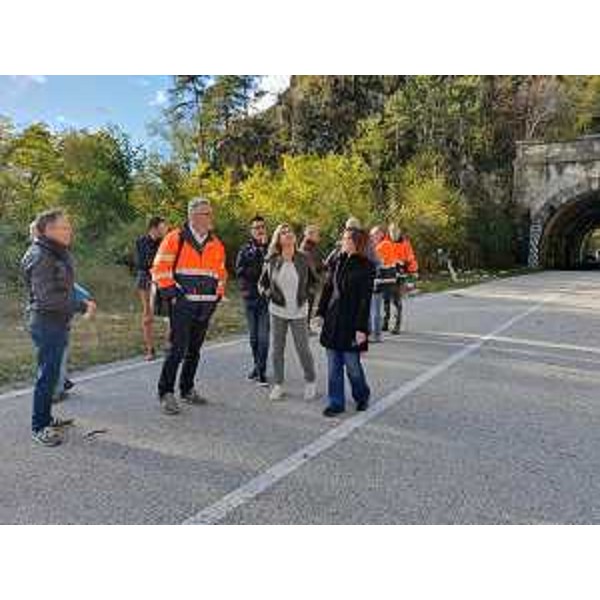 La consegna dei lavori di messa in sicurezza del versante stradale prospicente la strada regionale Ud 125 - La consegna dei lavori di messa in sicurezza del versante stradale prospicente la strada regionale Ud 125