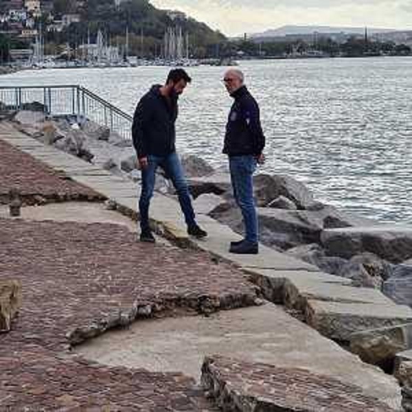 L'assessore regionale Riccardo Riccardi (alla destra) con l'assessore alla Pianificazione territoriale del Comune di Trieste Michele Babuder - L'assessore regionale Riccardo Riccardi (alla destra) con l'assessore alla Pianificazione territoriale del Comune di Trieste Michele Babuder